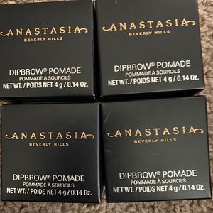 Anastasia Beverly Hills Pomade